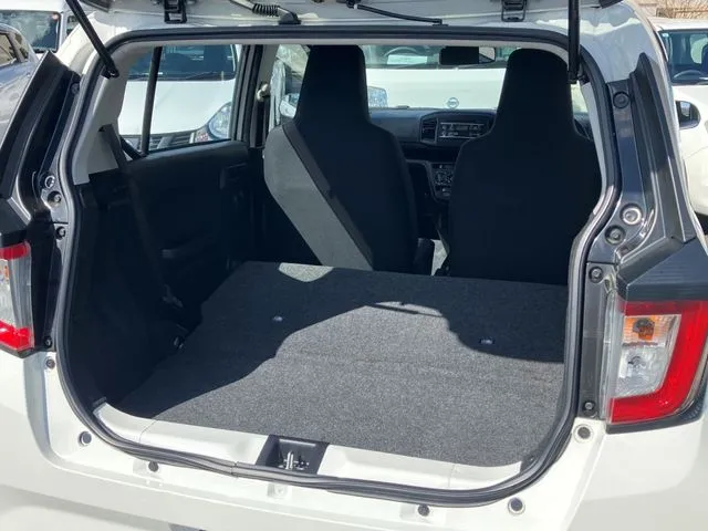 ミラ　イース　４ＷＤ（ダイハツ）の車両写真