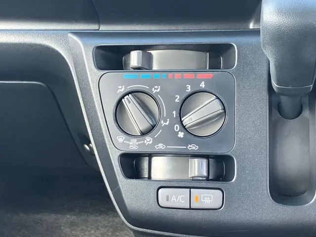 ミラ　イース　４ＷＤ（ダイハツ）の車両写真