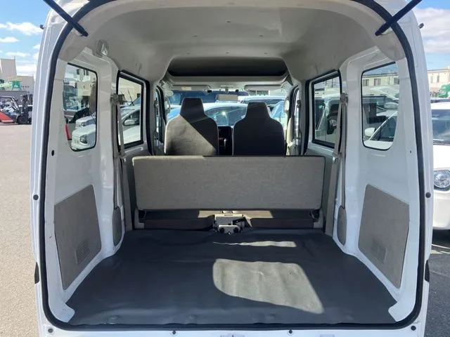 ＮＶ１００クリッパー（ニッサン）の車両写真