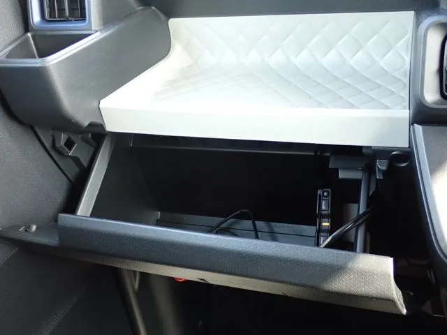 タント（ダイハツ）の車両写真