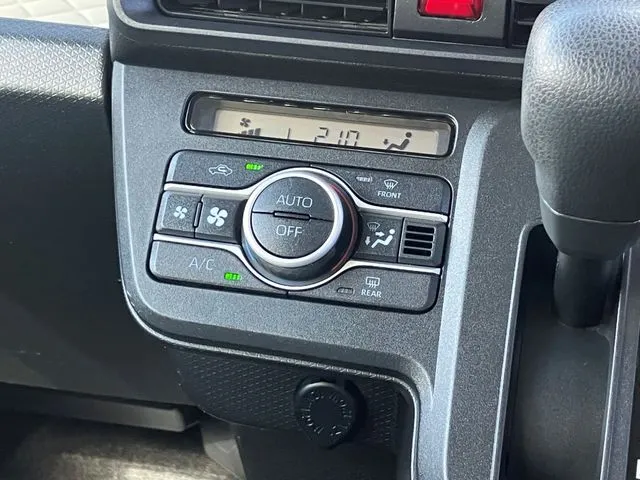 タント（ダイハツ）の車両写真