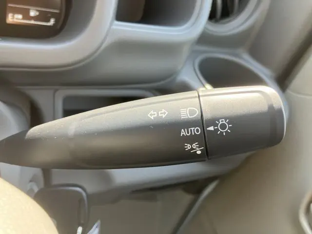 メーカー指定なし　高年式軽箱バン　４ＷＤ