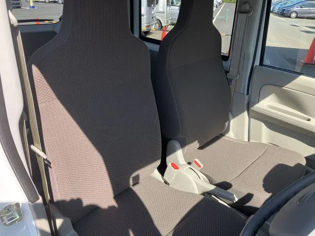 メーカー指定なし　高年式軽箱バン　４ＷＤ