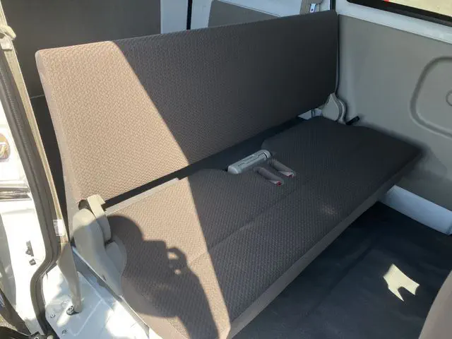 メーカー指定なし　高年式軽箱バン　４ＷＤ