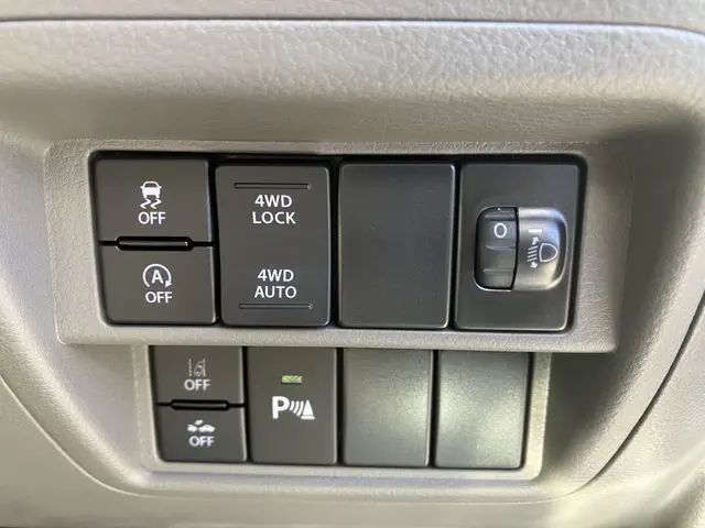 メーカー指定なし　高年式軽箱バン　４ＷＤ