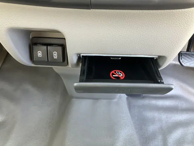 メーカー指定なし　高年式軽箱バン　４ＷＤ