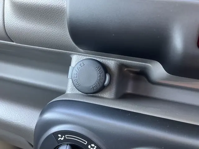 メーカー指定なし　高年式軽箱バン　４ＷＤ