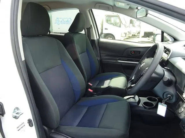 アクア（トヨタ）の車両写真