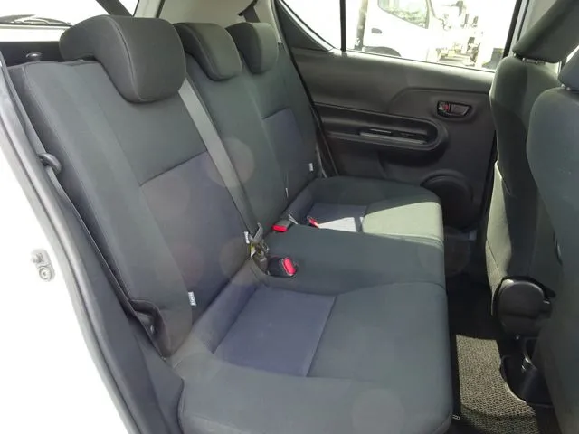 アクア（トヨタ）の車両写真