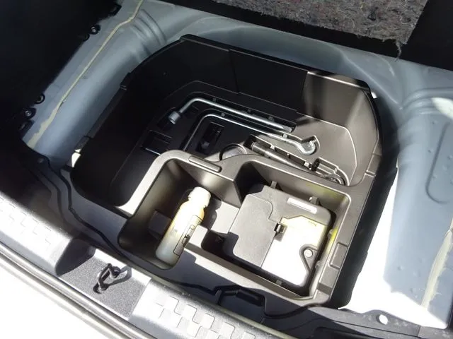 アクア（トヨタ）の車両写真