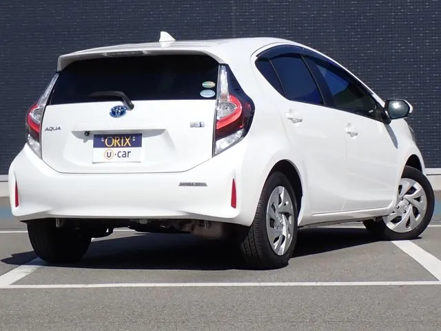アクア（トヨタ）の車両写真