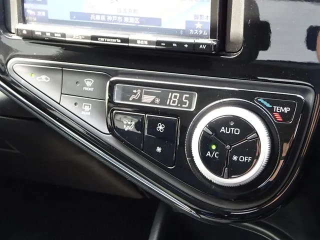 アクア（トヨタ）の車両写真