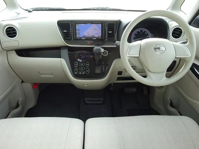 デイズ　ルークス（ニッサン）の車両写真