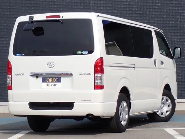 トヨタ　ハイエースバン　２ＷＤ