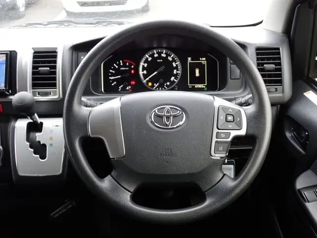 トヨタ　ハイエースバン　２ＷＤ