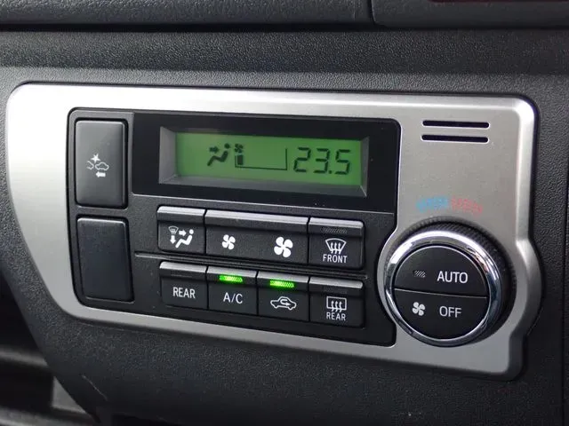 トヨタ　ハイエースバン　２ＷＤ