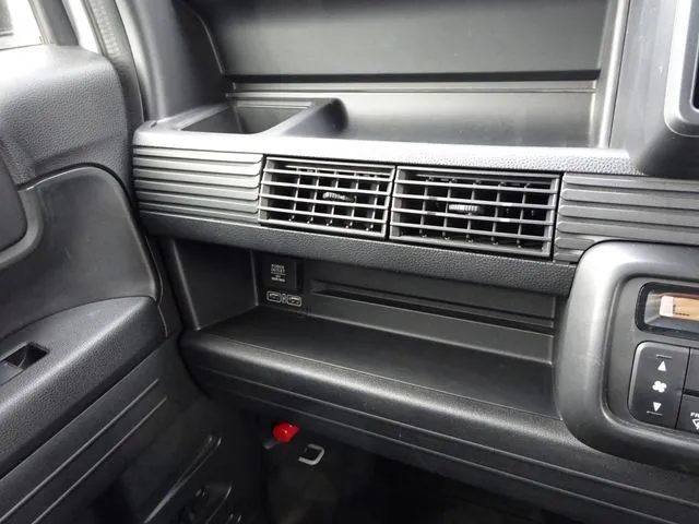 N-VAN(ホンダ)の車両写真