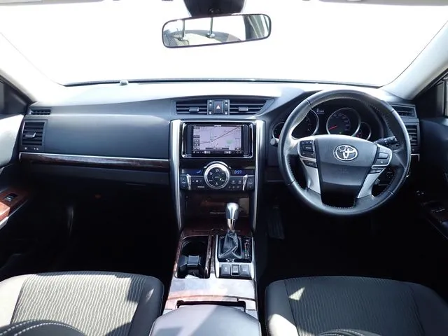 マークＸ（トヨタ）の車両写真