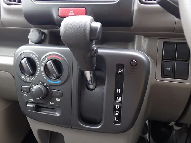 スズキ　エブリイバン　４ＷＤ