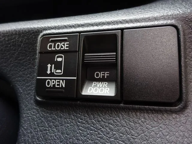 シエンタ（トヨタ）の車両写真