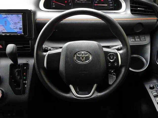 シエンタ（トヨタ）の車両写真