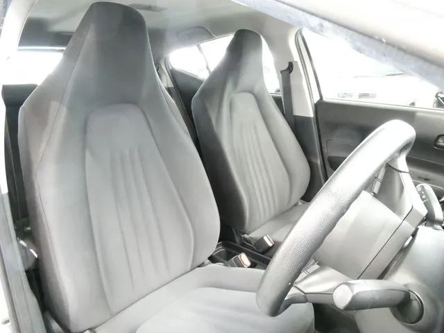 アクア（トヨタ）の車両写真