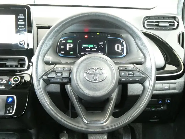 アクア（トヨタ）の車両写真