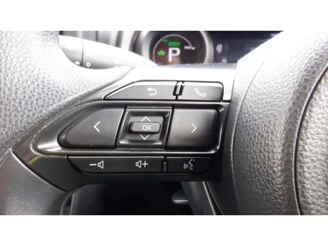 ヤリスクロス　ハイブリッド（トヨタ）の車両写真