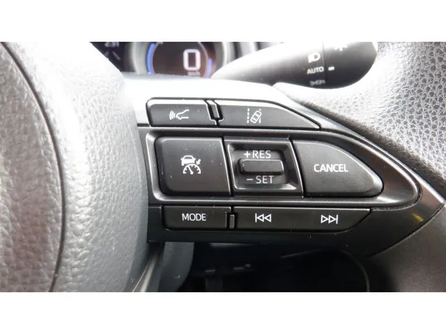 ヤリスクロス　ハイブリッド（トヨタ）の車両写真