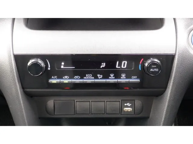 ヤリスクロス　ハイブリッド（トヨタ）の車両写真