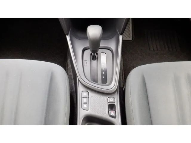 ヤリスクロス　ハイブリッド（トヨタ）の車両写真