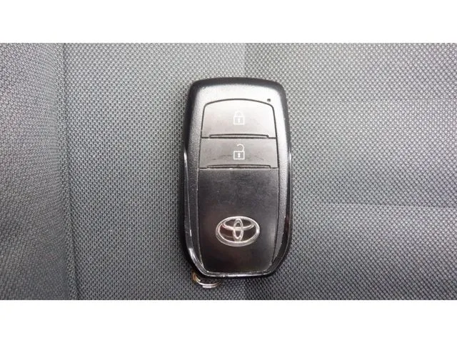 ヤリスクロス　ハイブリッド（トヨタ）の車両写真