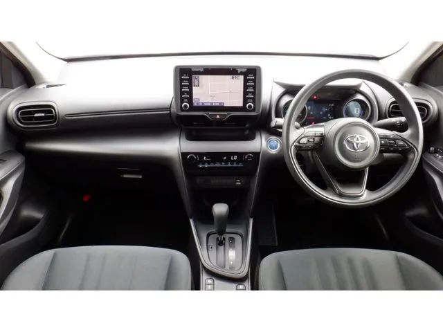 ヤリスクロス　ハイブリッド（トヨタ）の車両写真