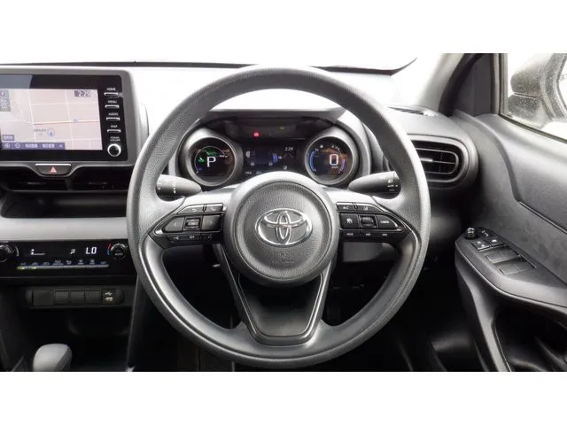 ヤリスクロス　ハイブリッド（トヨタ）の車両写真