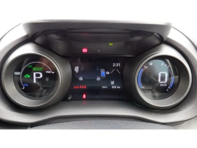 ヤリスクロス　ハイブリッド（トヨタ）の車両写真