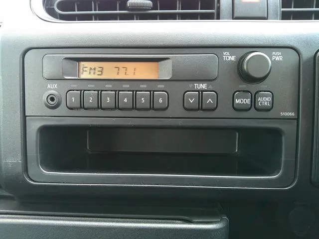 サクシードバン　４ＷＤ（トヨタ）の車両写真