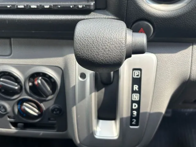 ＮＶ３５０キャラバン　１．２ｔ（ニッサン）の車両写真