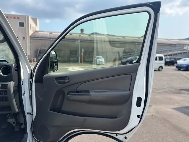 ＮＶ３５０キャラバン　１．２ｔ（ニッサン）の車両写真