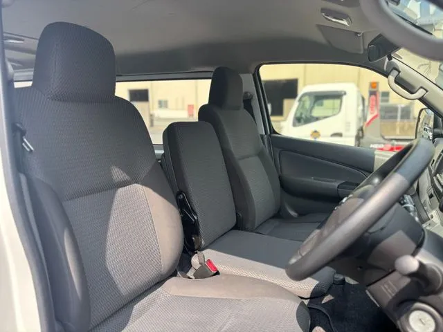 ＮＶ３５０キャラバン　１．２ｔ（ニッサン）の車両写真