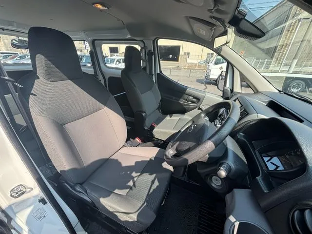 NV200バネットバン(ニッサン)の車両写真