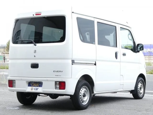 エブリイバン(スズキ)の車両写真