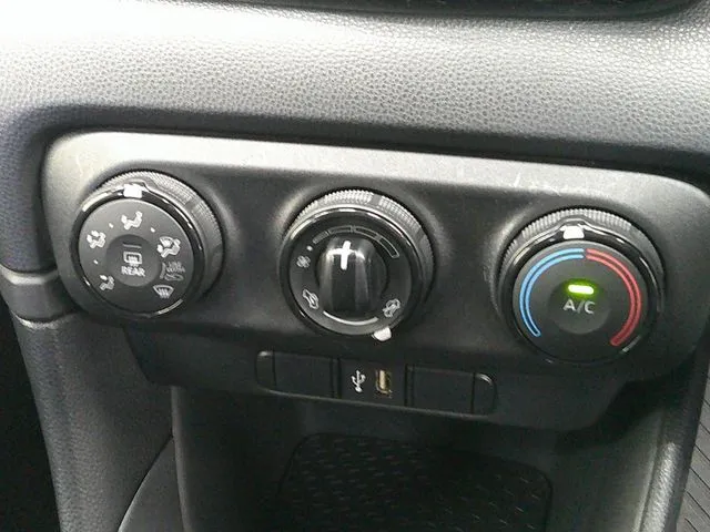 ヤリス（トヨタ）の車両写真