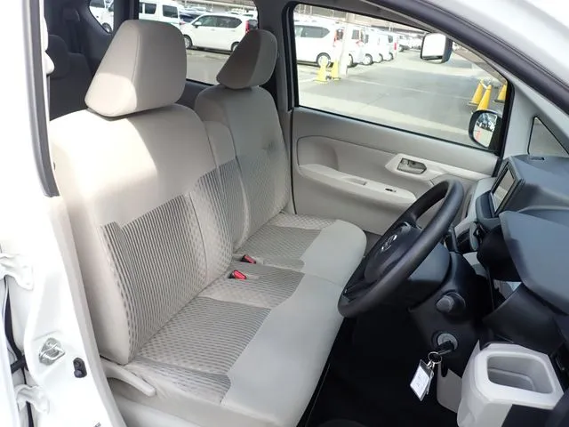 ムーヴ（ダイハツ）の車両写真