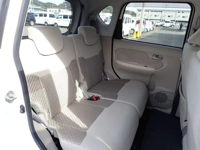 ムーヴ（ダイハツ）の車両写真