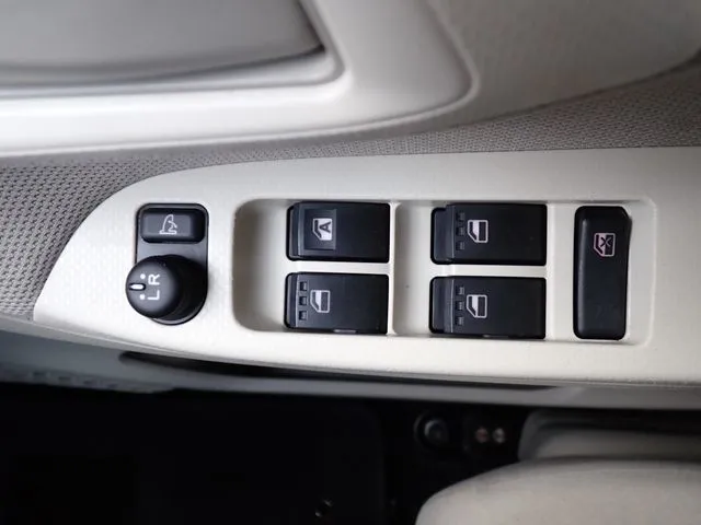 ムーヴ（ダイハツ）の車両写真