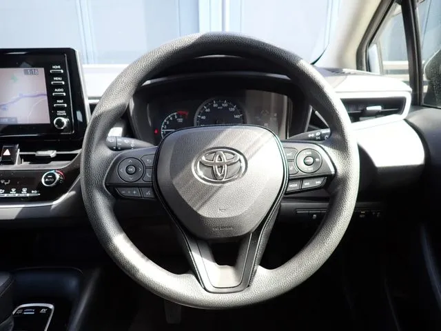 カローラ　ツーリング　ハイブリッド（トヨタ）の車両写真