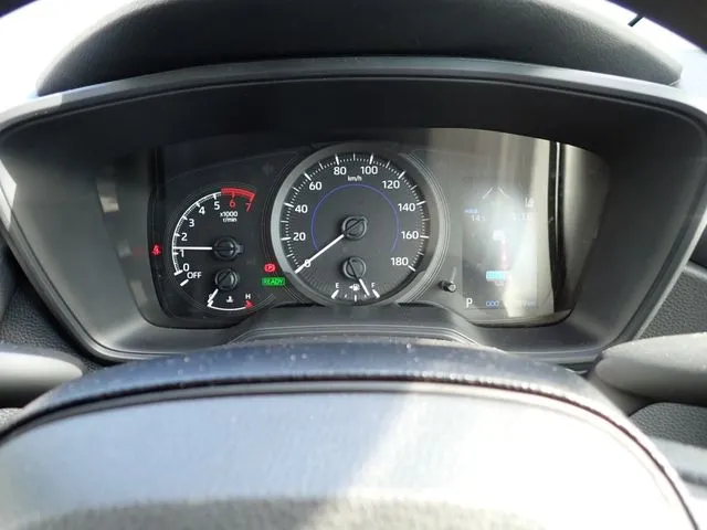 カローラ　ツーリング　ハイブリッド（トヨタ）の車両写真