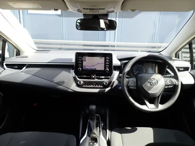 カローラ　ツーリング　ハイブリッド（トヨタ）の車両写真