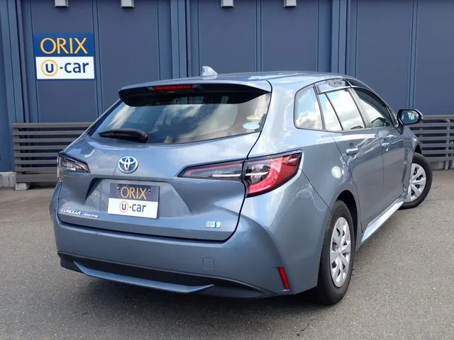 カローラ　ツーリング　ハイブリッド（トヨタ）の車両写真