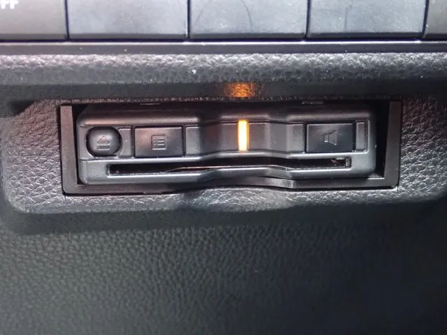 カローラ　ツーリング　ハイブリッド（トヨタ）の車両写真